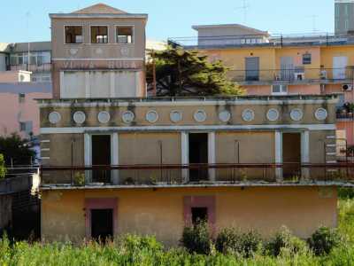 Eretta dal facoltoso commerciante di abbigliamento Giovanni Mercoledisanto (che le diede il nome della moglie), giaceva per� completamente abbandonata dal 1986, quando alla morte dei proprietari gli eredi non riuscirono a mettersi d�accordo sulla sua destinazione